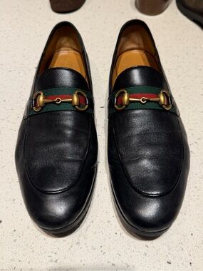 Gucci Black Leather Loafers with Green and Red Web and Gold Horsebit